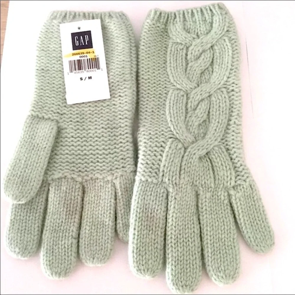 Gap Wool Blend Cable Knit Gloves